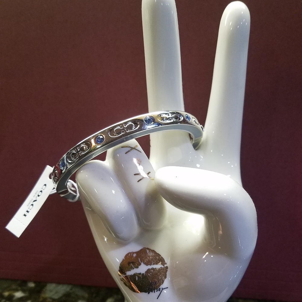 Coach Kissing Cs Bangle Bracelet Hinged Enamel Silver Pool Crystal Accents NWT - Picture 13 of 16